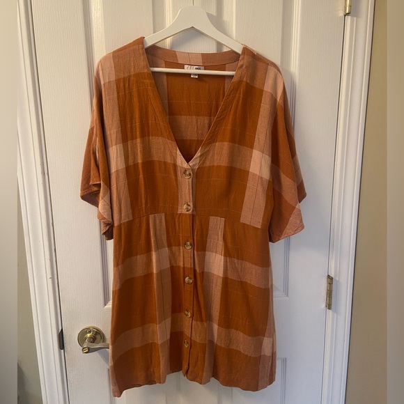 Lovely Day Plaid Dress - Picture 2 of 7